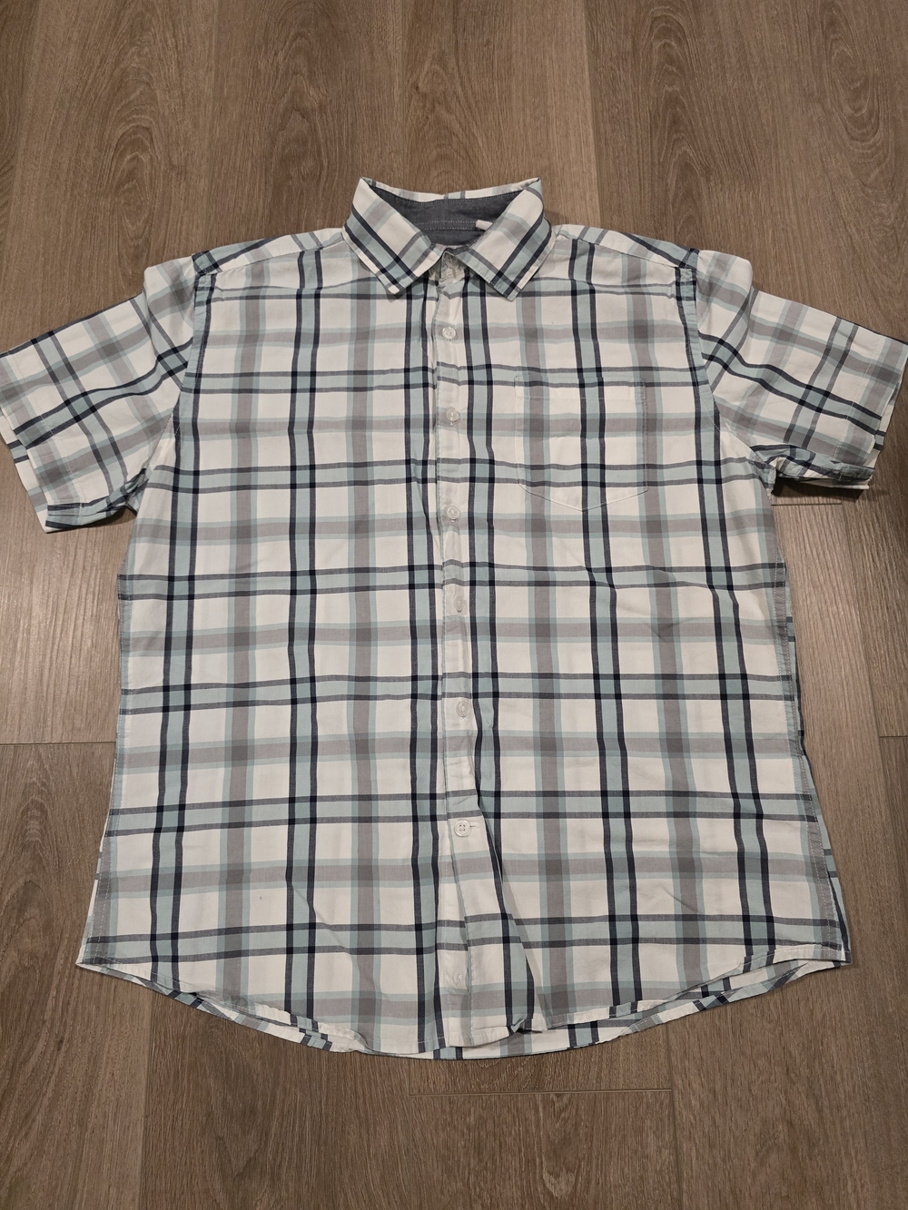 Liz Claiborne Men’s Plaid Short Sleeve Button Up Shirt Stretch Size Medium